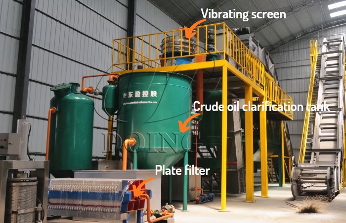 Clarifying and filtering palm oil.jpg